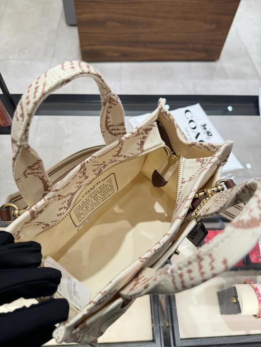 蔻驰COACH 帆布TOTE包购物袋 超级轻 零自重 学生党、上班族通勤必备 大号还可以带电脑 简直不要太好背！ 商品图5