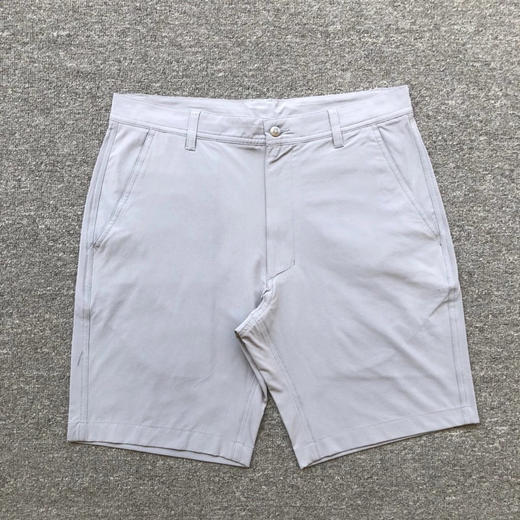 正品FJ 男款高尔夫短裤，快干透气。有大码。
黑色33 34 36 38   
灰色32 36 38 40
卡其35 36 38 40 42
数量不多 商品图4