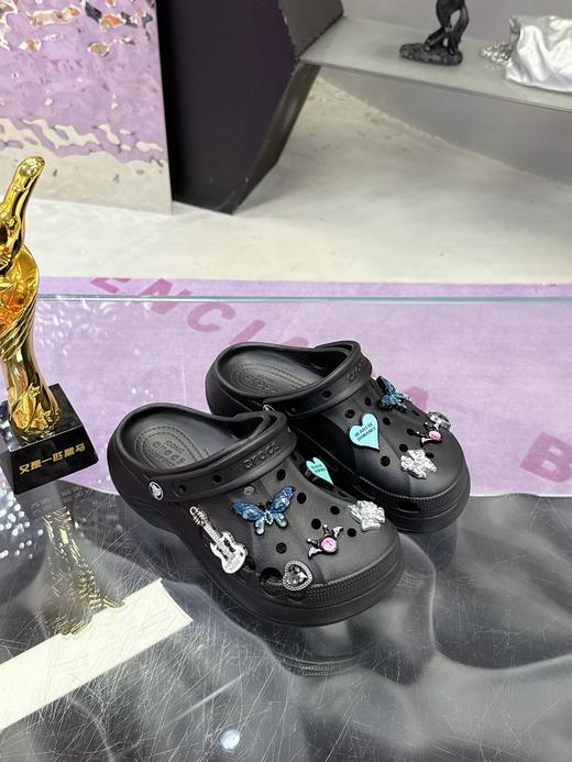 出口转内销 超级好穿的卡骆驰Crocs 泡芙洞洞鞋 增高5cm！ 软软糯糯的鞋子 很可爱很好穿 配送鞋面挂件  （一鞋二穿）名副其实的真香鞋 🍥 商品图6