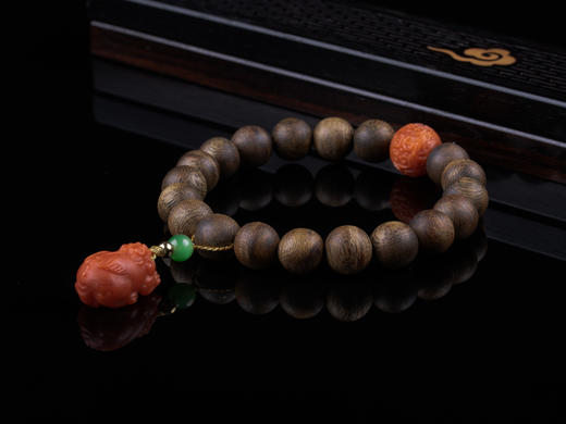 XY0281沉香+南红回纹珠貔貅手串 商品图4