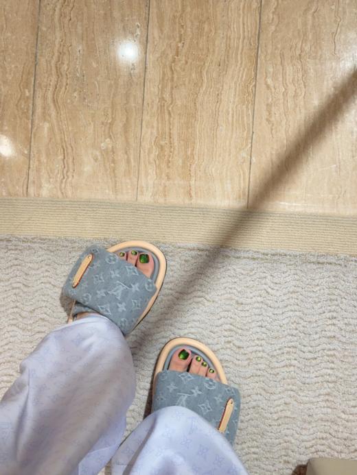 驴家LV Pool Pillow Comfort牛仔布圆头平底 穆勒鞋面包拖一字拖鞋 （HC） 商品图5