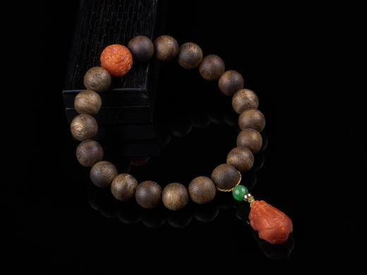 XY0281沉香+南红回纹珠貔貅手串 商品图1