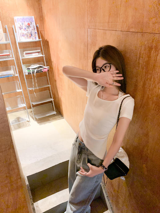 【110元任选2件】最后一波现货！不规则下摆蕾丝挂脖T 商品图6