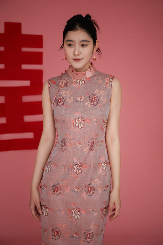 荷言HEYEN 花漾 非遗真丝牡丹纹双面异色罗新娘旗袍手工牡丹盘扣胸针高定系列 商品图2