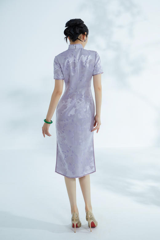 荷言HEYEN 黛汐 真丝羊毛牡丹提花织金紫色旗袍手工钉珠桃心盘扣高定系列 商品图1