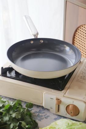 品牌破价🔥低至3折❗德国百年大牌德世朗高端线首秀🏆用造航母的钛做了口锅🏅【小满钛陶瓷轻油烟锅具】健康，不粘，超好用‼️ 