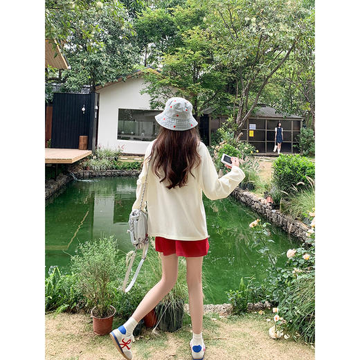 <曾小咸推荐>浅黄色红色印花宽松长袖T恤 商品图4