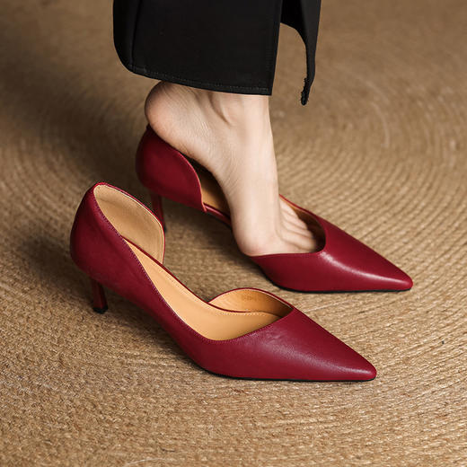 【预售5天】头层牛皮~极简柔软侧空细跟浅口单鞋女新款尖头高跟鞋真皮HB&2240 商品图0