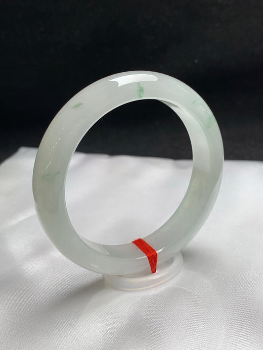 612759，56圈口，冰飘花正圈平安镯，淡晴底色飘淡花，冰润细腻，清爽干净 商品图1