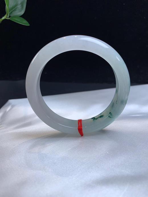 612752，56.5飘花正圈手镯，清新白底，花色灵动，整条干净清爽 商品图5