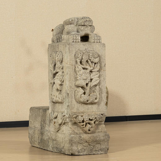 清	石雕狮子花卉纹门当 商品图1