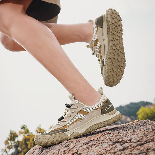 热卖中！！【拍小一码】【大Je*p官方旗舰店同款】领豹者男士户外运动徒步鞋P552（38码预售！预计5月29号左右发货！） 商品图1