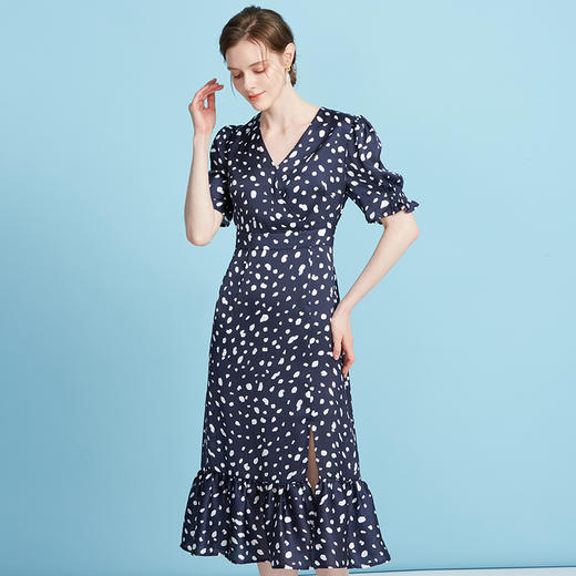 EITIE爱特爱法式V领波点泡泡袖开叉过膝长裙连衣裙2025夏季新款B2507690 商品图2