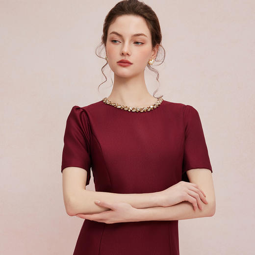 QF861斯尔丽2025夏季新款法式优雅丝毛收腰放摆显高显瘦浪漫钉珠连衣裙 商品图3