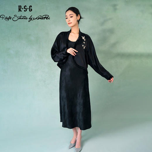 郭培成衣品牌精品系列蝴蝶铜钱刺绣茧型披肩外套 商品图4