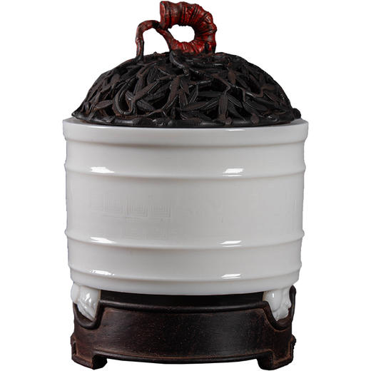 清	德化窑暗刻兽面回纹三足琴炉（红木盖座） 商品图5