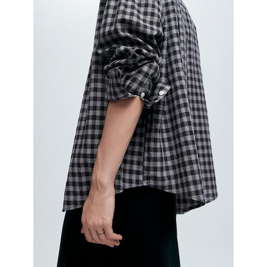 棉仓363604040-初棉棉麻黑白格子衬衫25春夏 商品图3