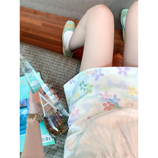 <曾小咸推荐>【现货】氛围感彩色花朵高腰显瘦半身裙 商品图1