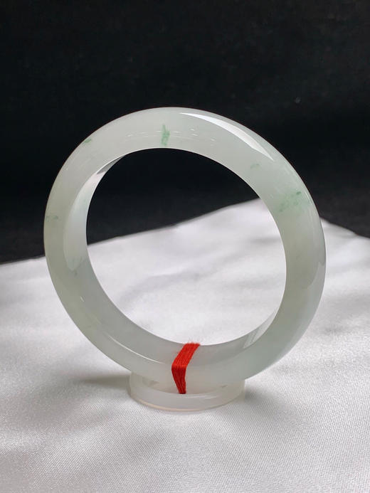 612759，56圈口，冰飘花正圈平安镯，淡晴底色飘淡花，冰润细腻，清爽干净 商品图2