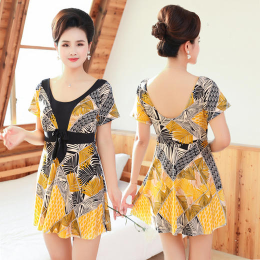 【防走光设计】中老年连体泳衣女保守短袖显瘦遮肚大码微胖mm妈妈裙式温泉游泳装。ry 商品图1