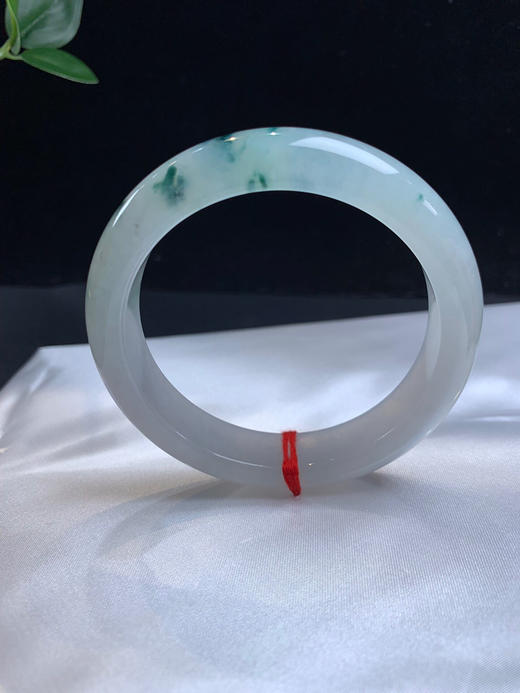 612752，56.5飘花正圈手镯，清新白底，花色灵动，整条干净清爽 商品图4