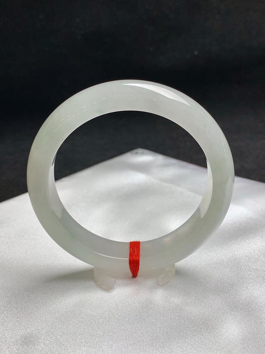 612759，56圈口，冰飘花正圈平安镯，淡晴底色飘淡花，冰润细腻，清爽干净 商品图3