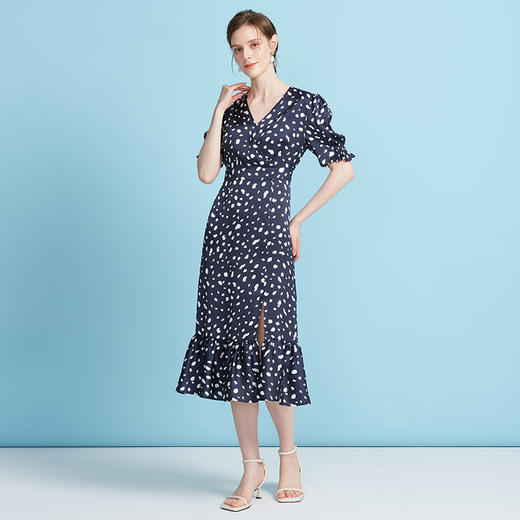 EITIE爱特爱法式V领波点泡泡袖开叉过膝长裙连衣裙2025夏季新款B2507690 商品图4