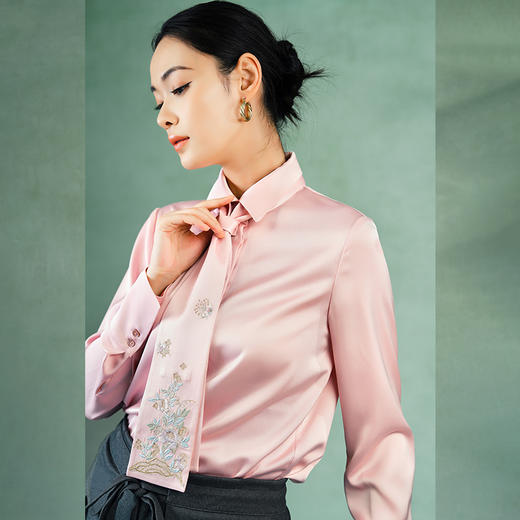 郭培成衣品牌精品系列兰花铜钱刺绣领带双门襟衬衫 商品图1