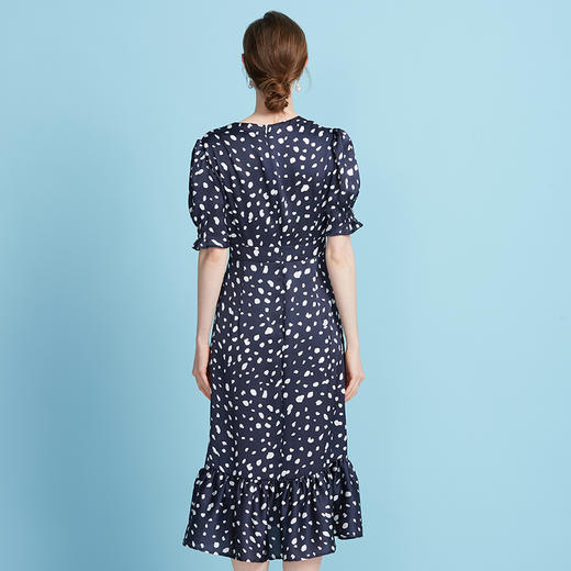 EITIE爱特爱法式V领波点泡泡袖开叉过膝长裙连衣裙2025夏季新款B2507690 商品图5