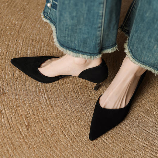 【预售5天】头层牛皮~极简柔软侧空细跟浅口单鞋女新款尖头高跟鞋真皮HB&2240 商品图1