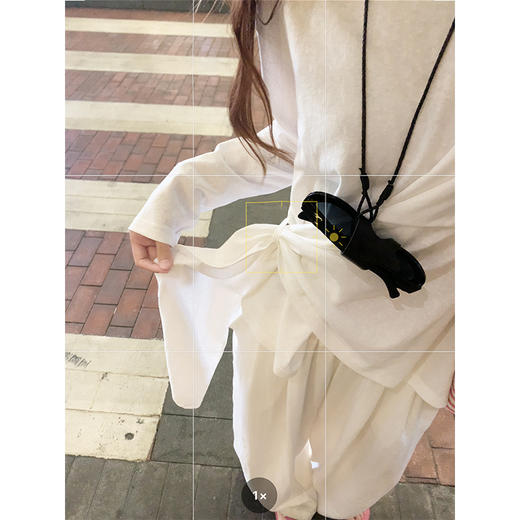 <曾小咸推荐>韩系设计感白色下摆不规则防晒T恤 商品图2