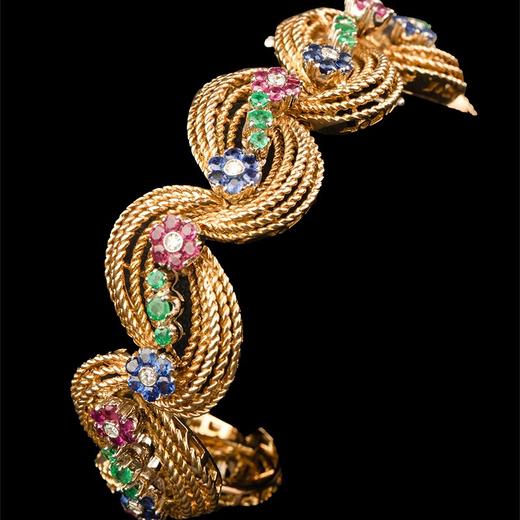 独角鹿西洋古董 1950年代美国出品花环造型18K黄金镶嵌钻石祖母绿红宝石及蓝宝石及钻石编织纹理手镯 商品图3