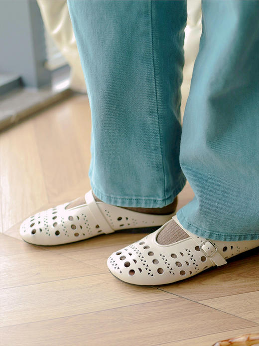 【板娘定制 设计感真皮拖鞋】现货  精致鞋柜 洞洞鞋 舒适好穿~湖州仓 商品图2