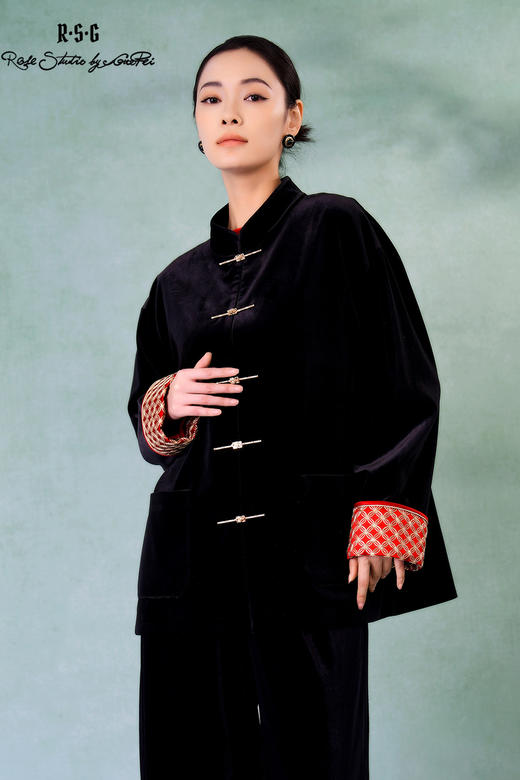 郭培成衣品牌精品系列奢华中式老钱风袖口铜钱刺绣丝绒外套 商品图5