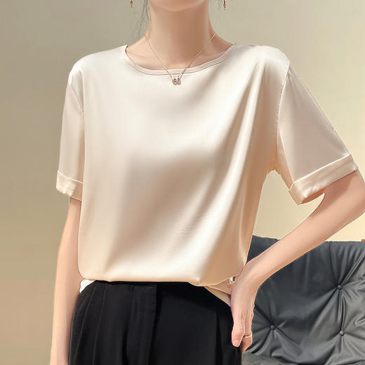 奥伊米 缤纷夏日仿真丝卷边圆领纯色丝滑短袖T恤 商品图1