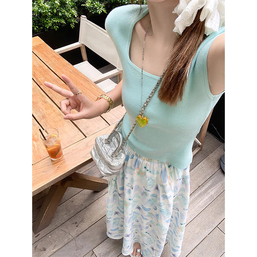 <曾小咸推荐>现货秒杀！最后一波 ！！2色气质方领修身小飞袖T恤 日常99.99 立减50 秒杀49.99！ 商品图2