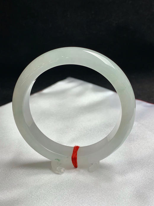 612760，56.2圈口，冰飘花正圈平安镯，淡晴底色飘淡绿花，冰润细腻 商品图3