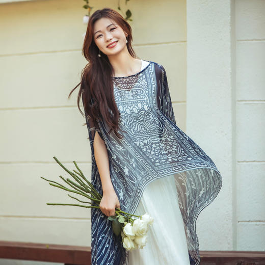 【林栖设计小店】（现货）蓝印花渐变真丝衫配背心宽松显瘦2025夏季新品长款多色空调衫披肩女装T1952372 商品图1