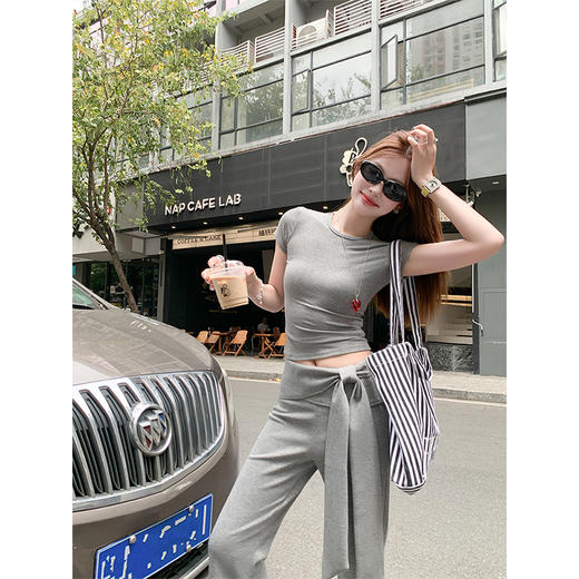 <曾小咸推荐>6.9新品现货秒杀！卖完下架不再补 ！微信粉丝打折价！！腰头系蝴蝶结喇叭休闲裤 日常159.99/件 立减80 秒杀79.99/件！！ 商品图1