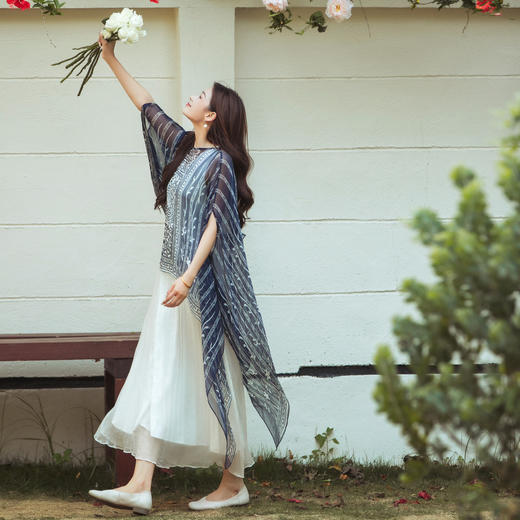【林栖设计小店】（现货）蓝印花渐变真丝衫配背心宽松显瘦2025夏季新品长款多色空调衫披肩女装T1952372 商品图2
