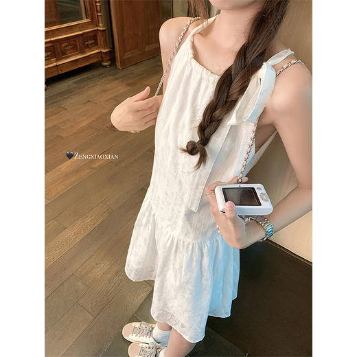 【169元任选2件】最后一波现货！法式甜美气质白色挂脖吊带连衣裙 商品图1