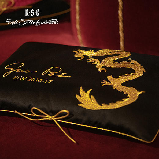 RSG郭培成衣品牌 GUOPEI巴黎高定《遇见》靠垫 商品图2