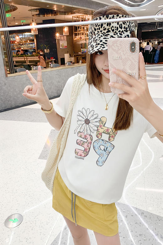 <曾小咸推荐>现货秒杀！最后一波 ！彩色字母印花白色宽松短袖 日常119.99 立减70 秒杀49.99！ 商品图5