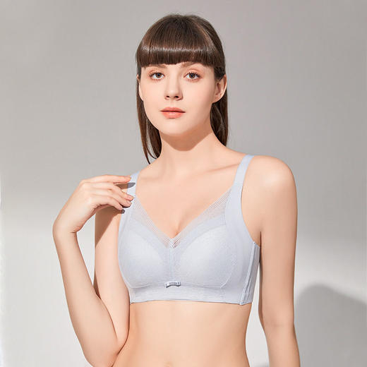 QC-W6202*  夏季大胸显小薄款透气内衣女大码防下垂无钢圈收副乳文胸光面无痕（单件） 商品图3
