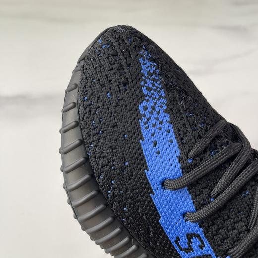 Yeezy 350V2真爆米花系列儿童运动鞋  脚感超级棒，软弹效果一绝 针织鞋面，透气舒适好打理，鞋带扣设计，对于小宝来说可太友好啦，穿脱自如！ 商品图4