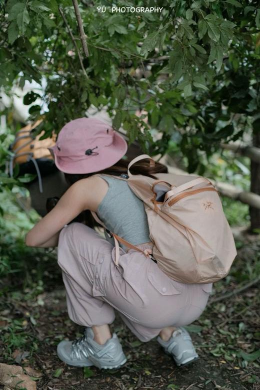 始祖鸟 最新款HELIAD15升轻量化双肩包，一款三好包包！自折叠收纳囗袋（MG） 商品图10