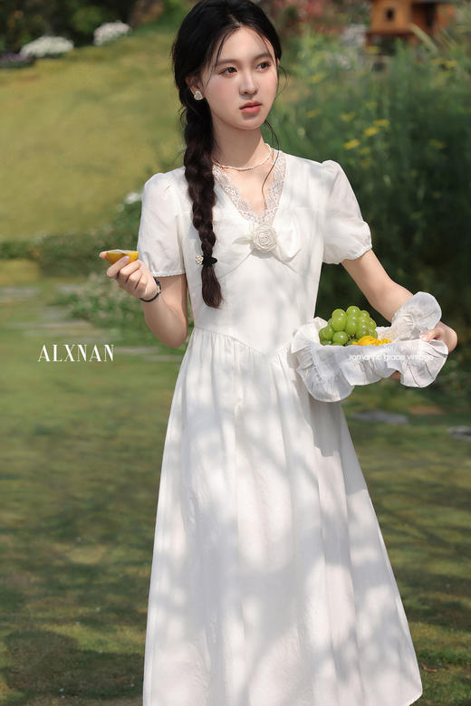 【65折秒杀】鹿向南  「白茶清欢」法式复古短袖连衣裙女夏新款甜美气质V领长裙QJD00344 商品图5