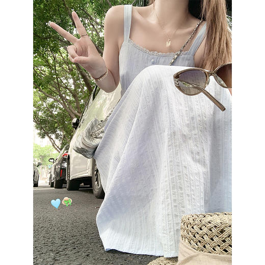 <曾小咸推荐>法式气质浅蓝色收腰显瘦吊带连衣裙 商品图1