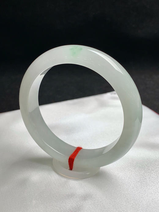 612760，56.2圈口，冰飘花正圈平安镯，淡晴底色飘淡绿花，冰润细腻 商品图2