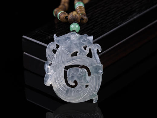 沉香+冰活跃翡翠复古龙挂件 商品图0
